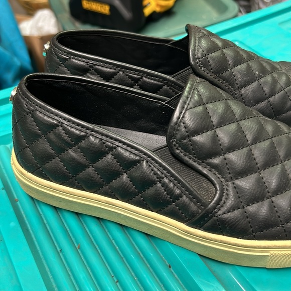 Women’s slip on shoes - Picture 2 of 2